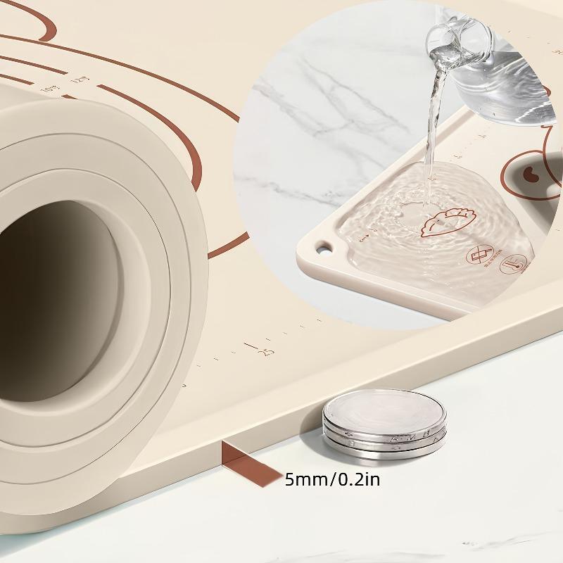 Thickened silicone baking mat with scale design, non-stick and anti-slip. Easy to clean, ideal for dough kneading and counter protection.