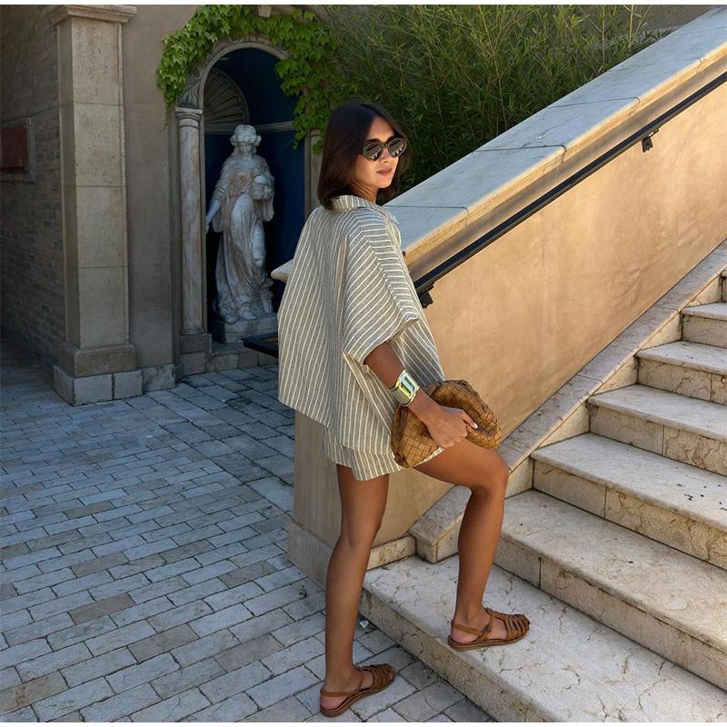 Striped Shirt Shorts Set Spring/Summer 2025 New Fashion Women's Comfort and Leisure 2-piece Set Loose Retro Versatile
