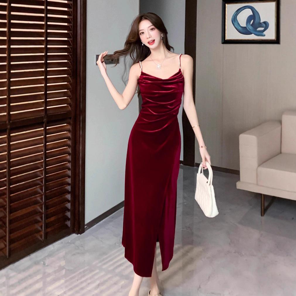 Royal Sister Foreign Style Bead Suspender Small Red Dress Women's Design Sense Retro Velvet Irregular Split Dress Dress Autumn