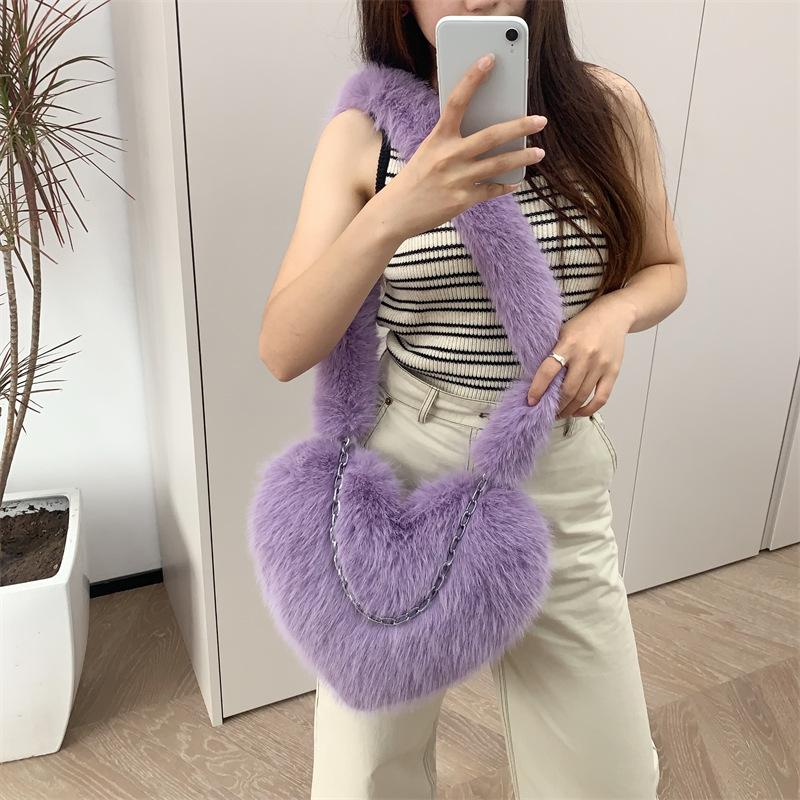 Women Winter Faux Fur Heart Shoulder Bag Soft Plush Chain Crossbody Purse Warm Fluffy Clutch Handbag