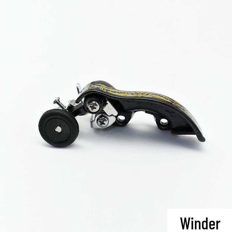 

Винтажные аксессуары для швейной машины Butterfly: Ножная, Полный комплект с челноком и ремнем No specification