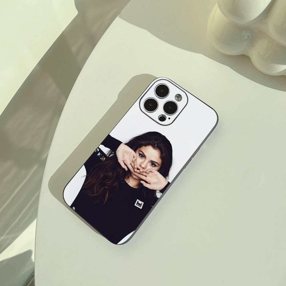 

superstar-Selena- Gomez Phone Case For iPhone 17,16,15,14,13,12,11 Pro Max,16Plus,XS Soft Black Cover iPhone11PROMAX