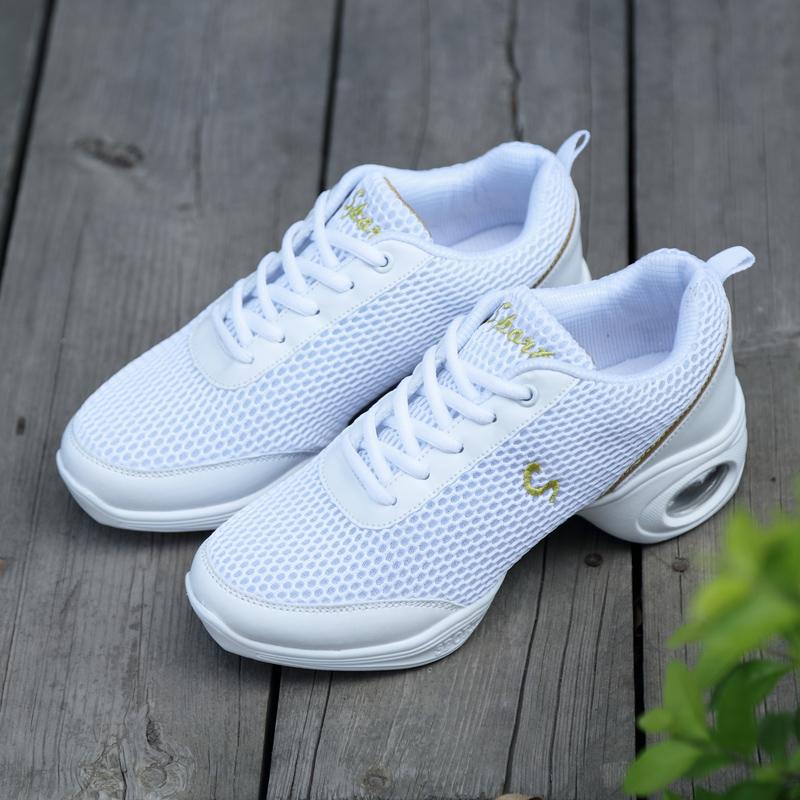 Frühlings- und Sommer-Quadratttanzschuhe, neue Modelle sind auf dem Markt, Tanzschuhe mit weicher Sohle und mittlerem Absatz, atmungsaktive Netz-Tanzschuhe, Matrosen-Tanzmodelle