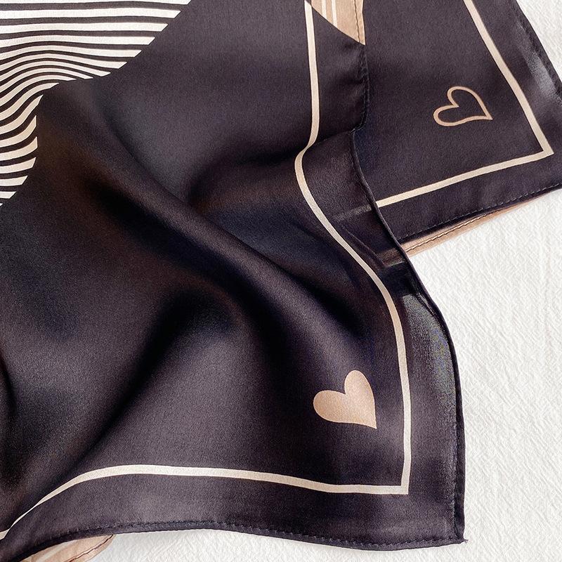Designer Stripe Heart Print Women Hijab Luxury Square Silk Scarf Satin Head Wrap 70Cm Scarves Bandana Handkerchief Foulard Shawl