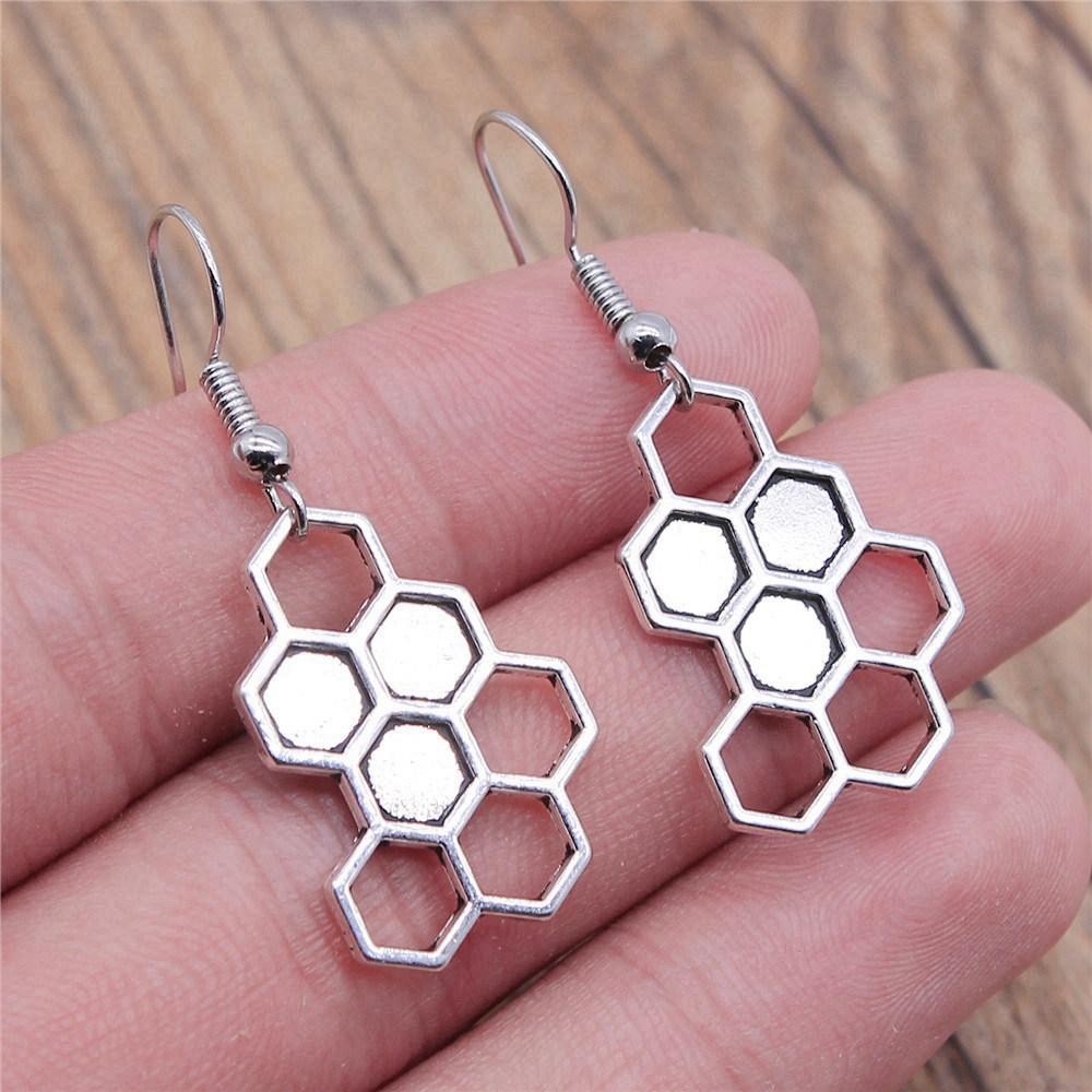 Hängeohrring Biene Wabe Minimalistische Schmuckkomponenten Ohrringgröße 18x19mm QE004