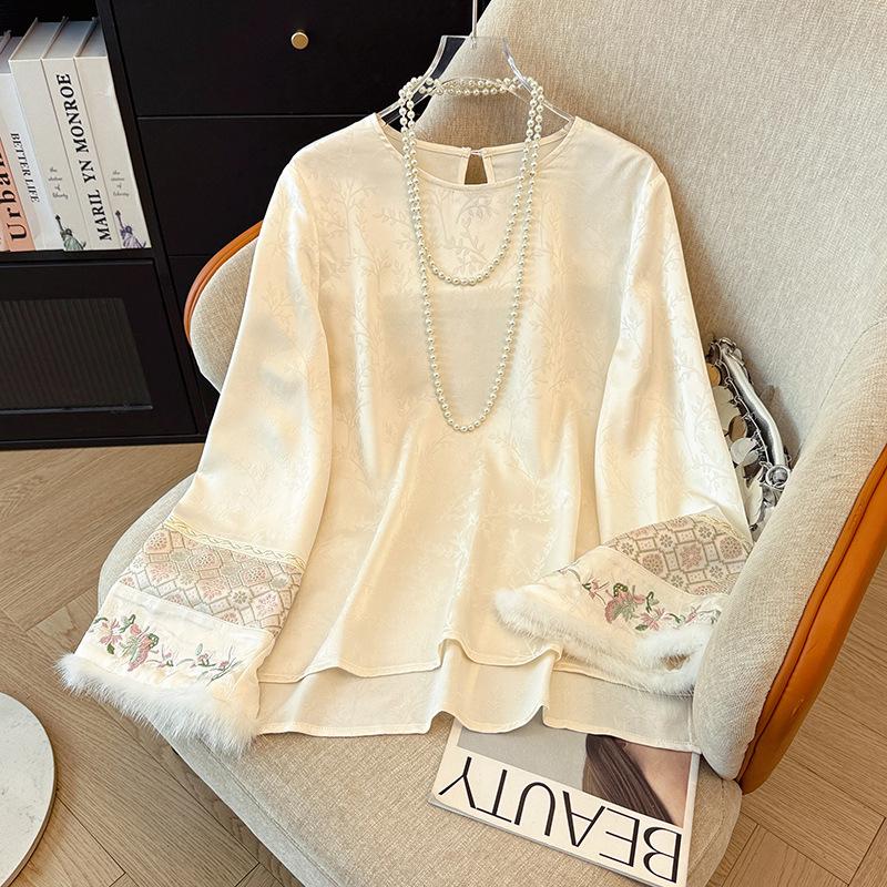 

Embroidered Satin Jacquard Hoodie & Mink Fur Top - Autumn/Winter 2025 Collection S слоновая кость/белый