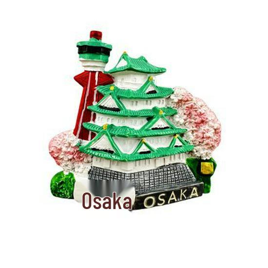 Mezinárodní kolekce pryskyřičných magnetů na lednici: Maďarsko, Dubaj, Thajsko, Polsko, Egypt, Itálie, Austrálie, Německo, Španělsko, Belgie