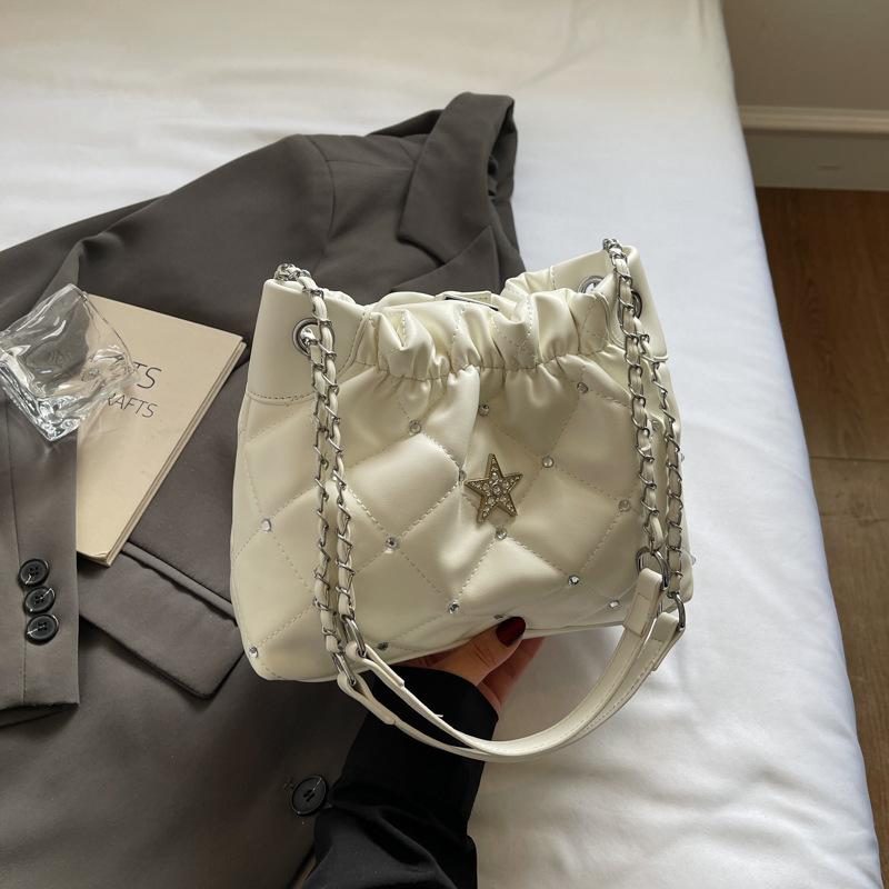 Large-capacity Chain Bag Summer Fashion and Retro Bucket Bag Casual and Stylish Crossbody Bag