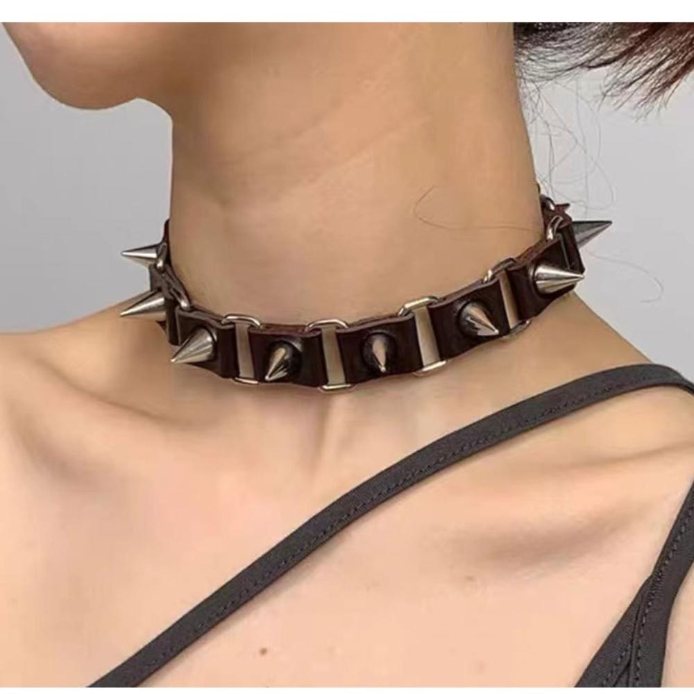 Gothic Harajuku Black Leather Silver Color Rivet Pointed Collar Necklace for Women Men Personality Punk Jewelry Accessories Gift