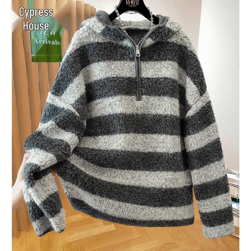 

Женский полосатый свитер с капюшоном свободного кроя L