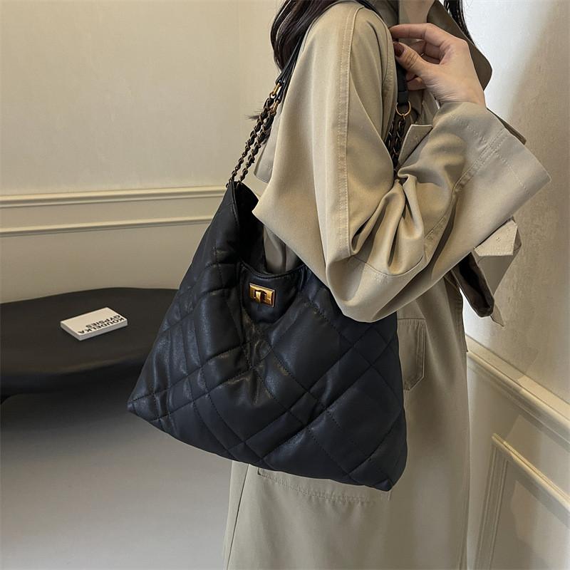Ielgy Diamond Chain Bag Fashion One-Shoulder Large-Capacity Commuter Tote Bag