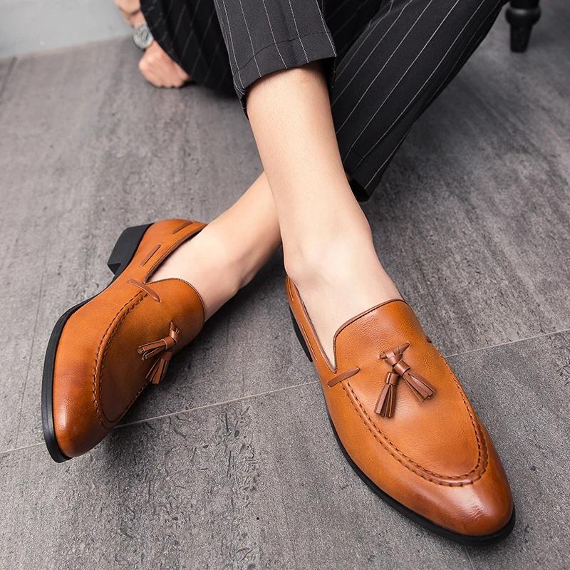 Fashion 2025 New Men Leather Shoes Pointed Toe Formal Dress Shoes Slip On Men Loafer Tassel Shoe Zapatos Hombre