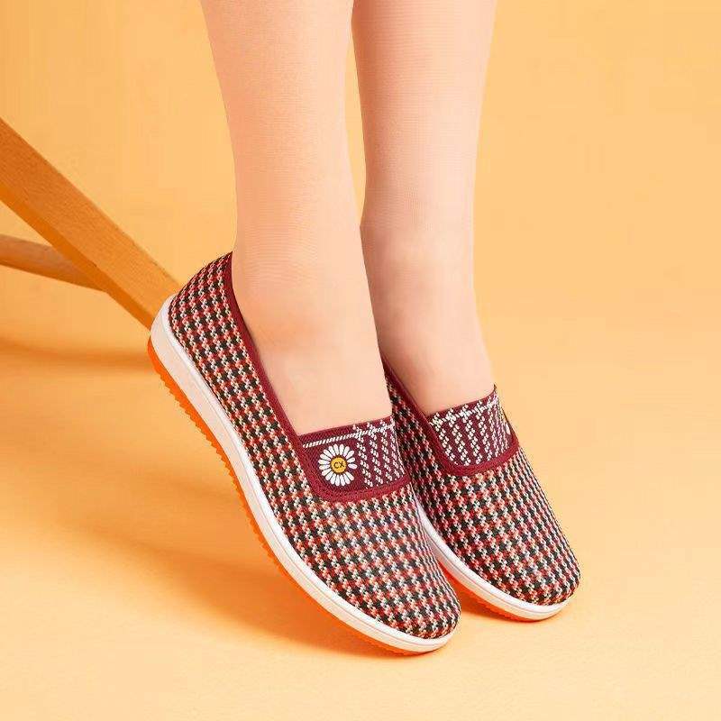Old ******* cloth shoes women s ****** and autumn models non-slip s**t-soled middle-aged and elderly cloth shoes flat-soled breathable mother shoes 35