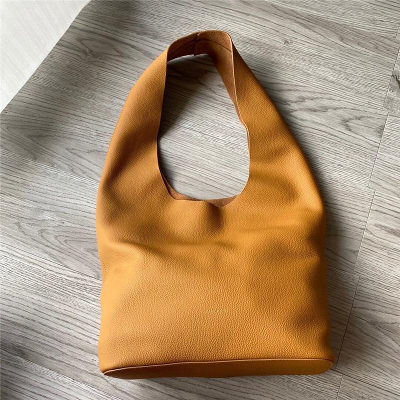 

Сумки-тоут хобо из коровьей кожи Того через плечо хаки