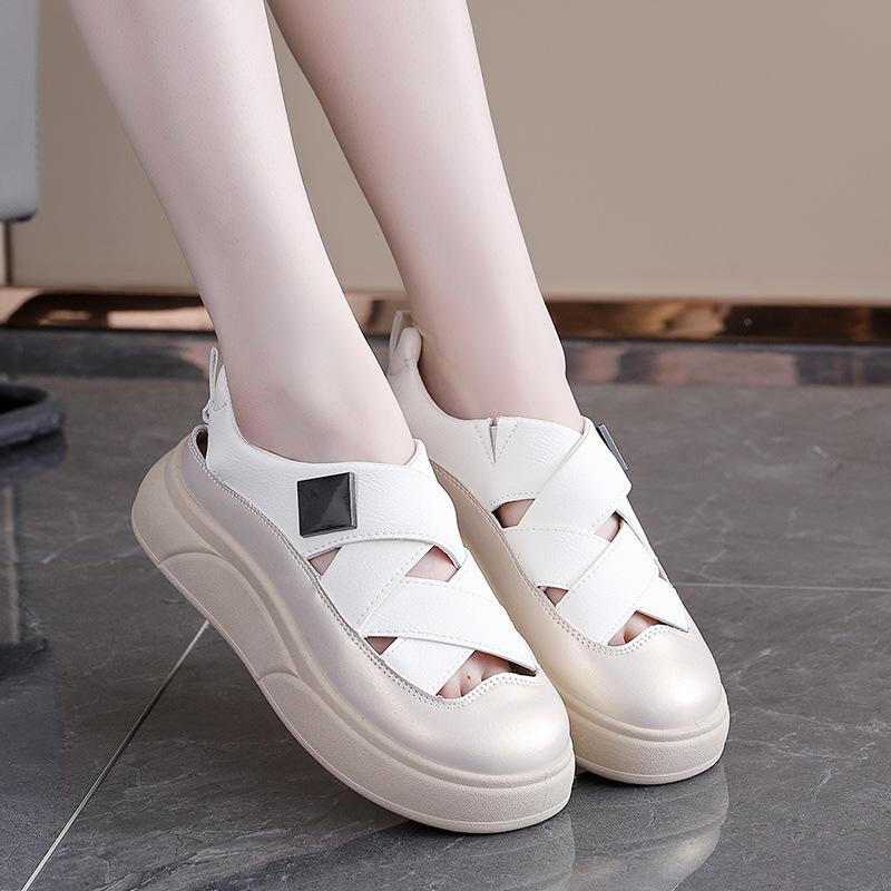 Hollow breathable bread shoes for women 2025 summer thick-soled soft Velcro muffin big head niche board shoes for women W18