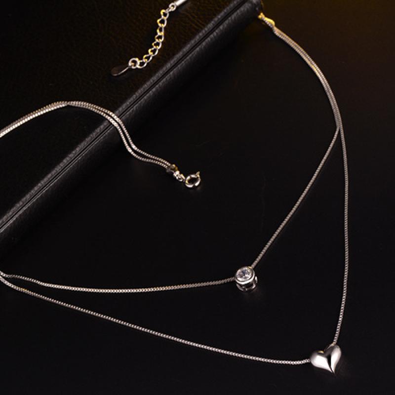 Heart Shaped Double Layer Necklace for Women with One Heart and One Diamond Temperament Item Versatile Accessories Short Collarbone Chain