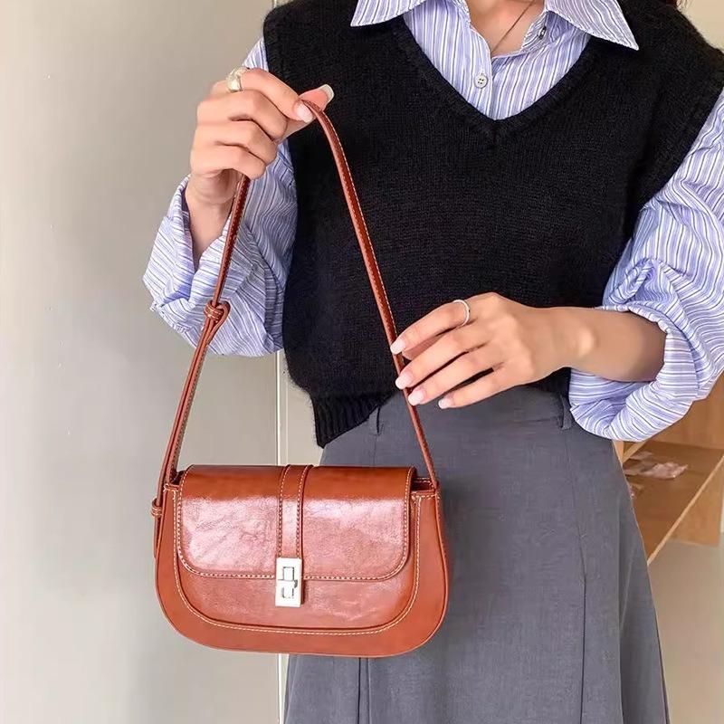 New shoulder bag women's versatile retro handbag to work commuter saddle bag women's niche style underarm bag
