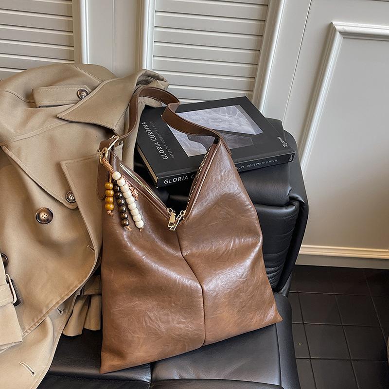 Autumn and winter retro large-capacity commuter bag women's new shoulder bag slack work tote bag