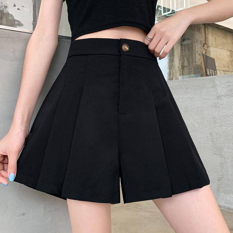 2026 Plus Size High Waist A-Line Black Pleated Shorts for Women