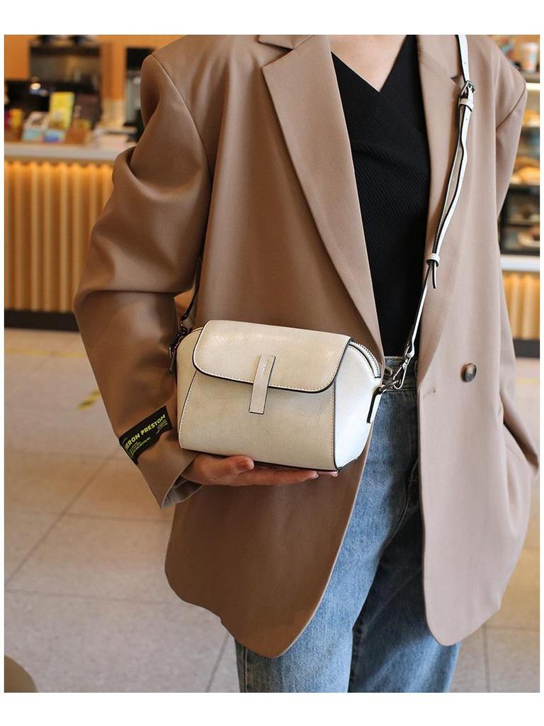 Oil Wax Cowhide Shell Shoulder Crossbody Bag for Women - Hot-selling, High-end, Small Handbag