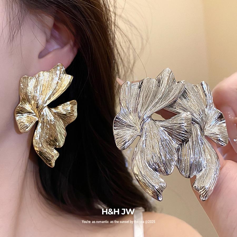 European and American Silver Needle Irregular Geometric Pattern Earrings Light Luxury High-end Stud Earrings Niche Fashion Exquisite Earrings