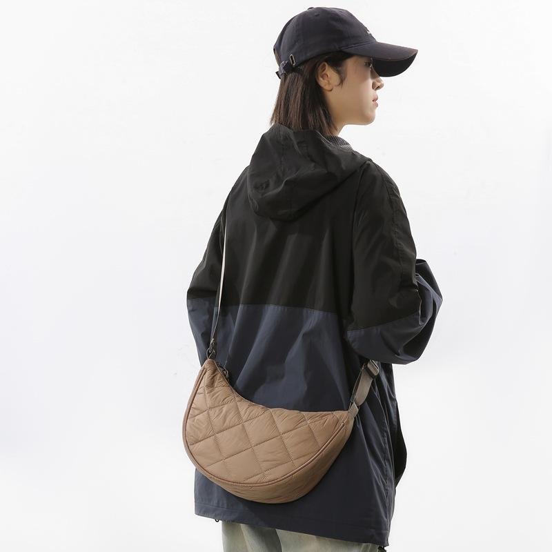 Premium Sense Bag Women'S Large-Capacity Simple Nylon Cloth Shoulder Messenger Bag Diamond Quilted Dumpling Bag
