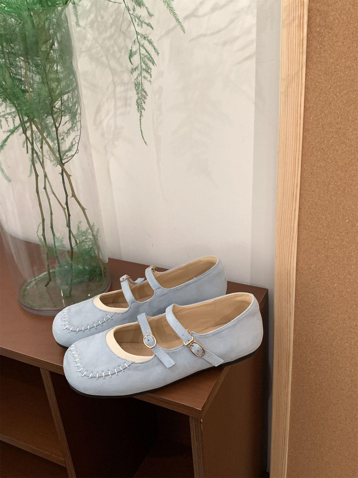 

French flat-soled retro Mary Jane single shoes women s shoes 2025 autumn soft-soled versatile gentle matching skirt Doudou shoes 40 светло-синий
