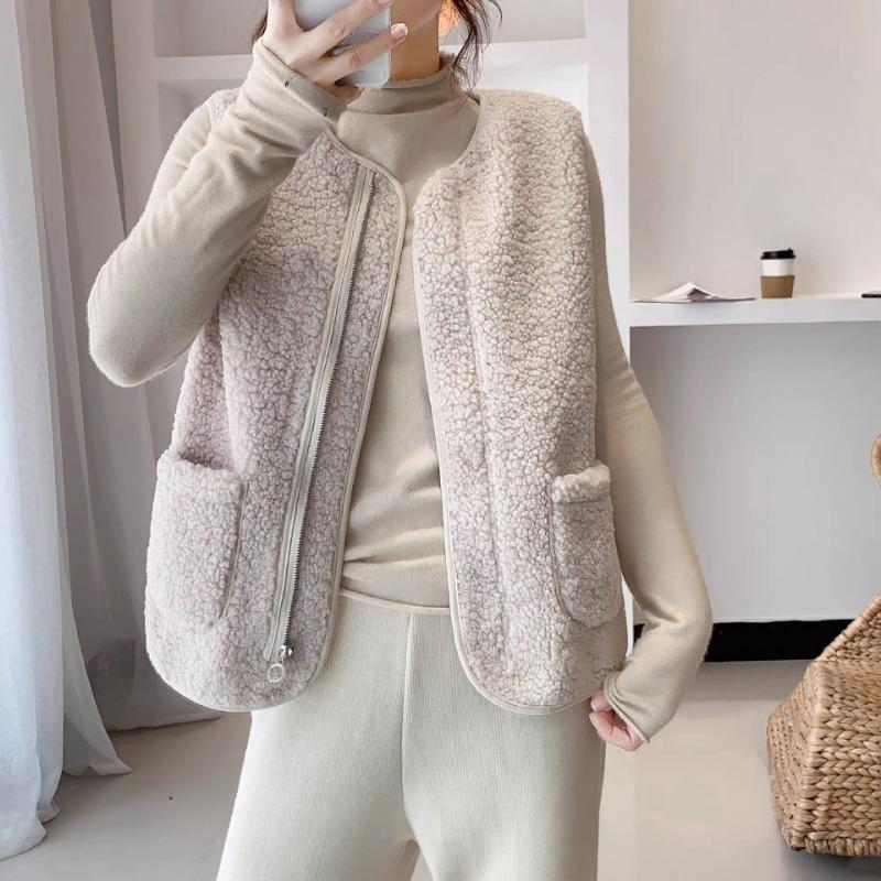 Spring, Autumn and Winter New Lamb Plush Vest Outer Coat Retro Style Vest Women's Fur Integrated Vest Thick