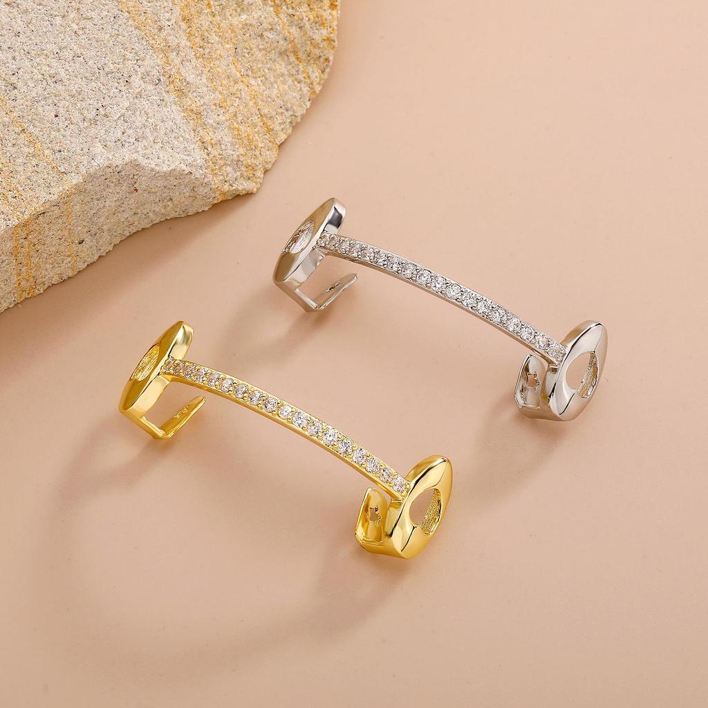 Trendy Vampire Fangs Zirconia Grillz: Stylish and Popular Halloween Accessory