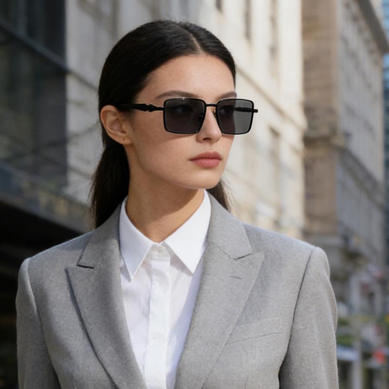 Advanced Square Metal Sunglasses for Men and Women Fashion Trendy UV Resistant Outdoor Sunscreen Sunshade Glasses