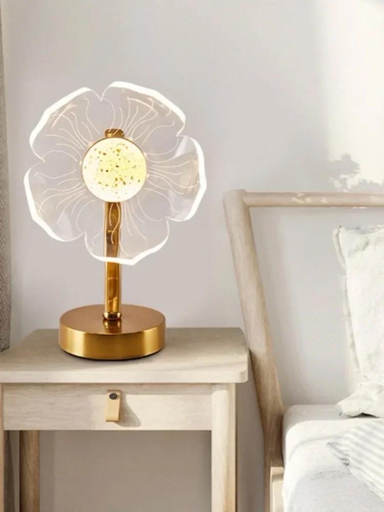 Table Lamp Retro Gold Acrylic Butterfly LED Desk Lamp Hotel Villa Art Decor LED Table Light Living Room Bedside LED Night Lights