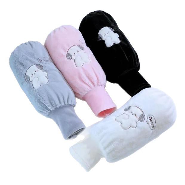 Newcomer Special: 5 Yuan Off - Thick Warm Student Oversleeves for Autumn/Winter, Anti-Stain and Durable.