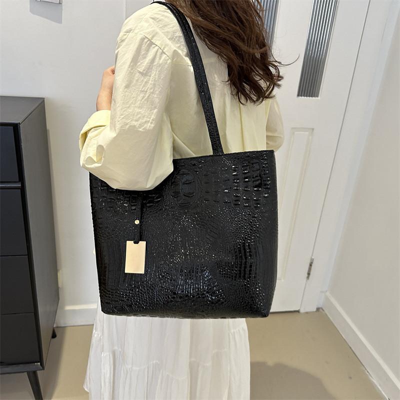Stylish Large Capacity Solid Color Tote Bag Fashionable Korean Shoulder Bag For Women