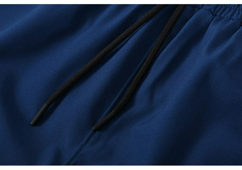 Men's Quick-Dry 3/4 Running Shorts with Phone Pocket, Layered Design, Anti-Exposure Fitness Pants for Morning Runs.