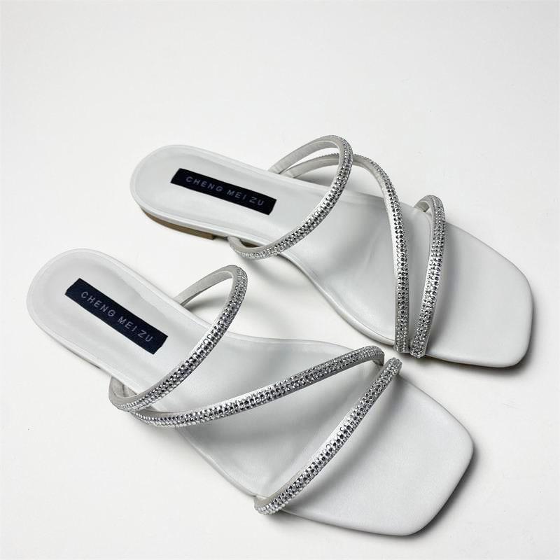 

Fashion sexy ladies crystal narrow band slippers women glitter strap flip flops rhinestone rivets band sandalias mujer plus size 43 34 серебряный