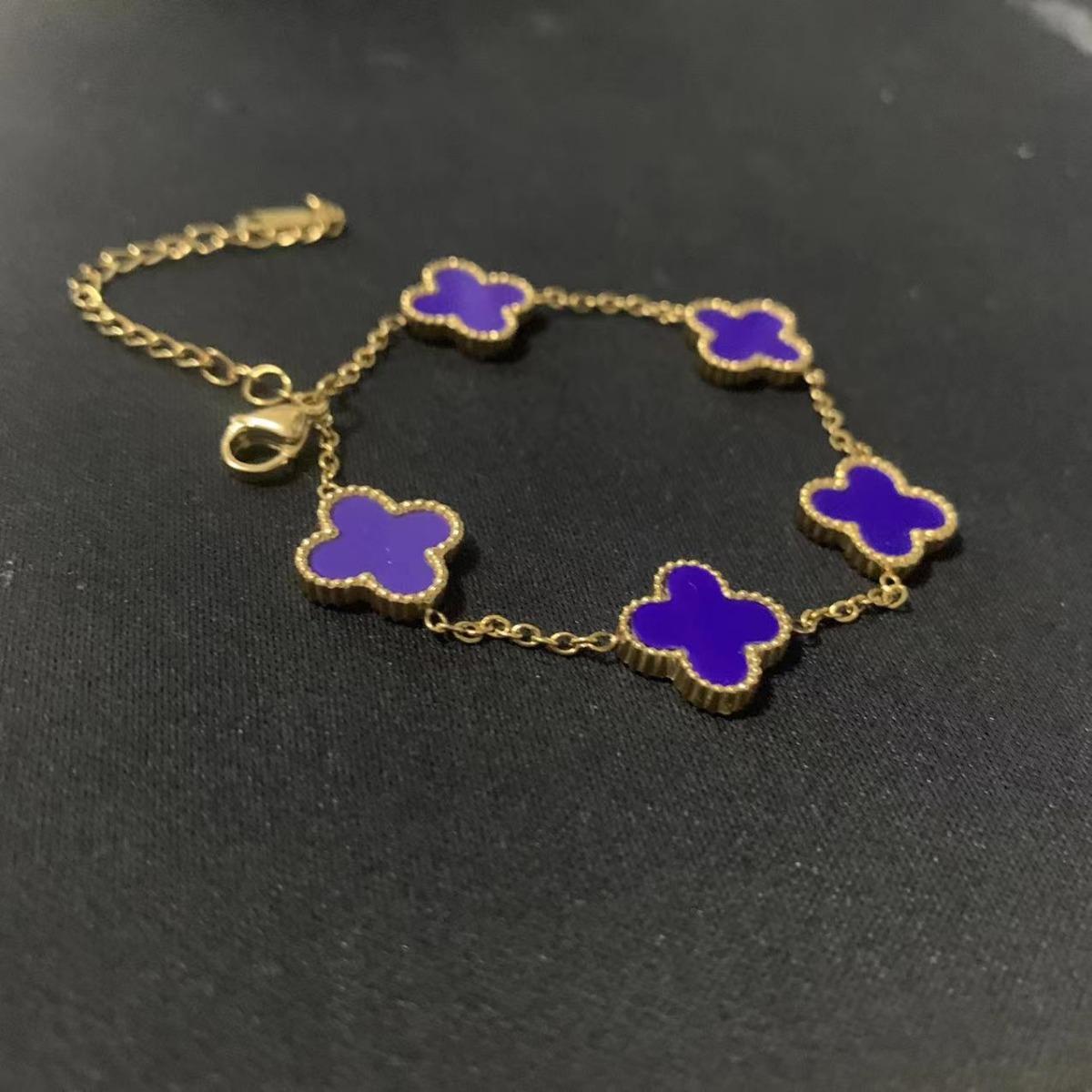 

Титановая сталь, новый браслет с четырьмя листьями клевера, женский двухсторонний браслет с изображением счастливой травы и пяти цветов из перламутра 18K