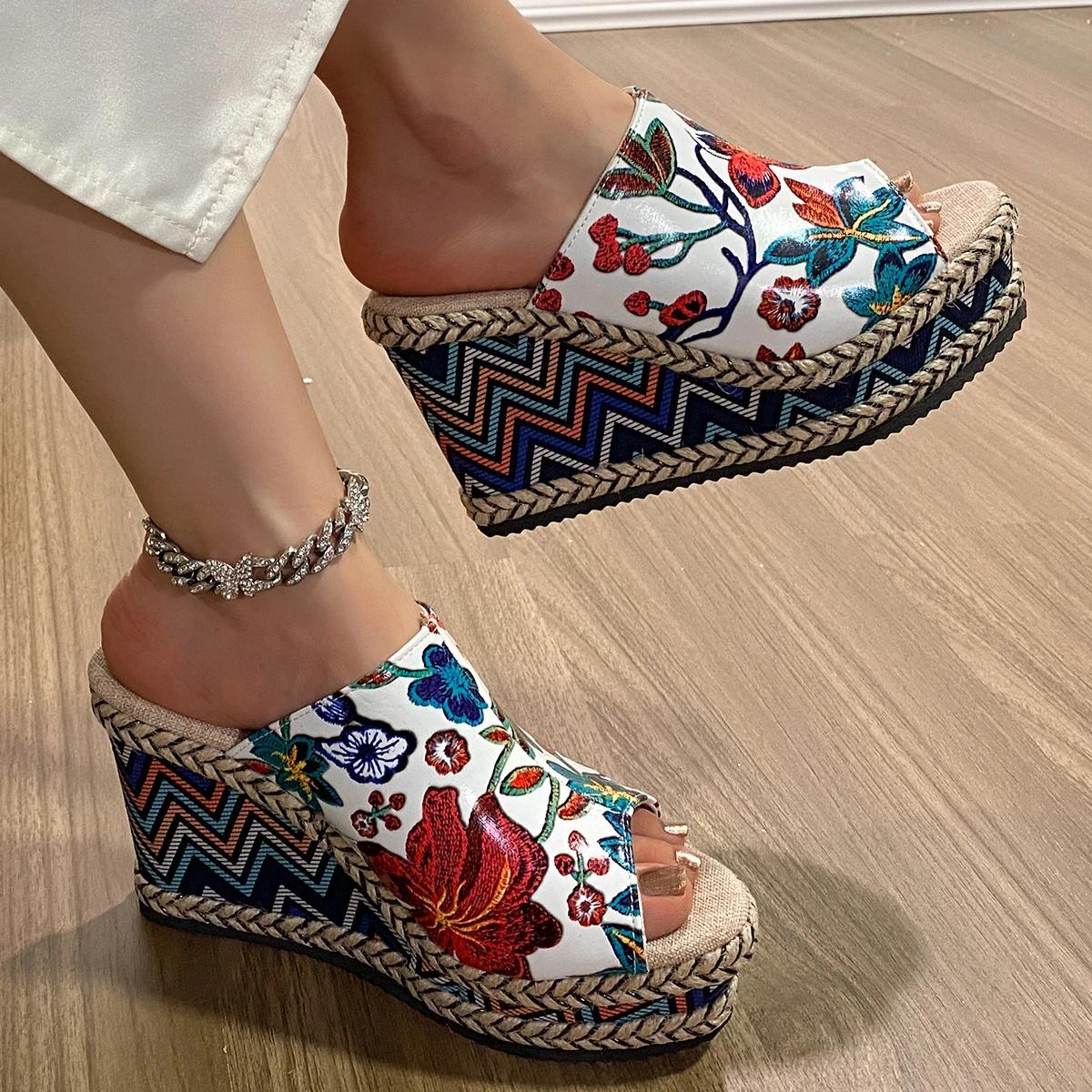 

Модная женская обувь 2024 года, женские тапочки больших размеров, модные тапочки с принтом, хит продаж, туфли на танкетке с открытым носком 42