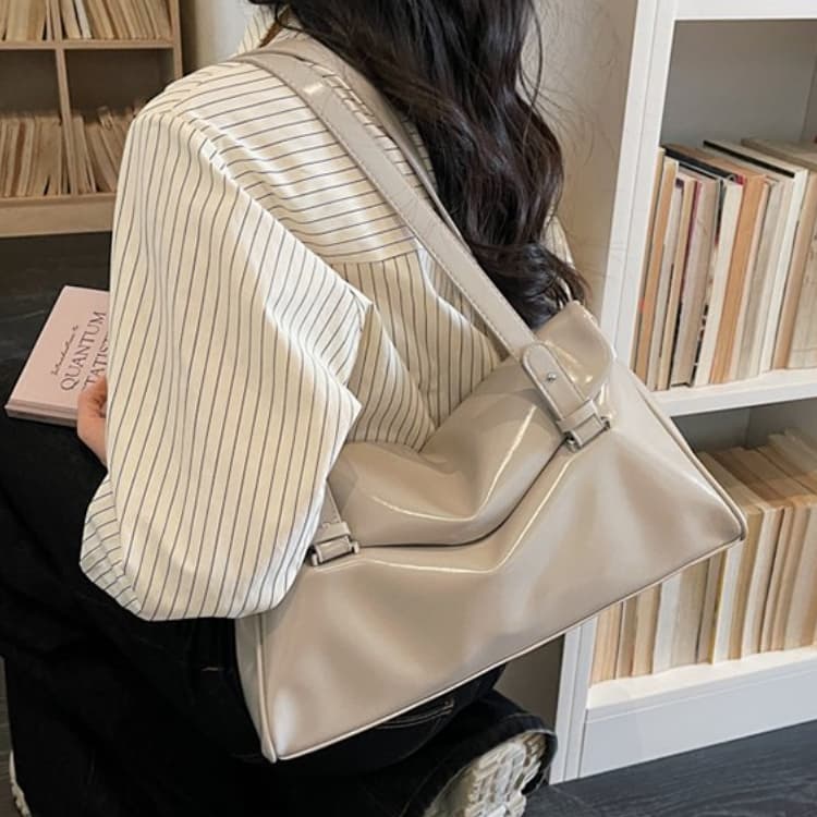 Vintage glossy soft leather commuter shoulder underarm bag
