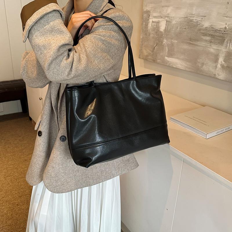 Women'S Bag Soft-Sided Simple Tote Bag Fashionable Commuter Messenger Bag Autumn Retro Large-Capacity Underarm Bag