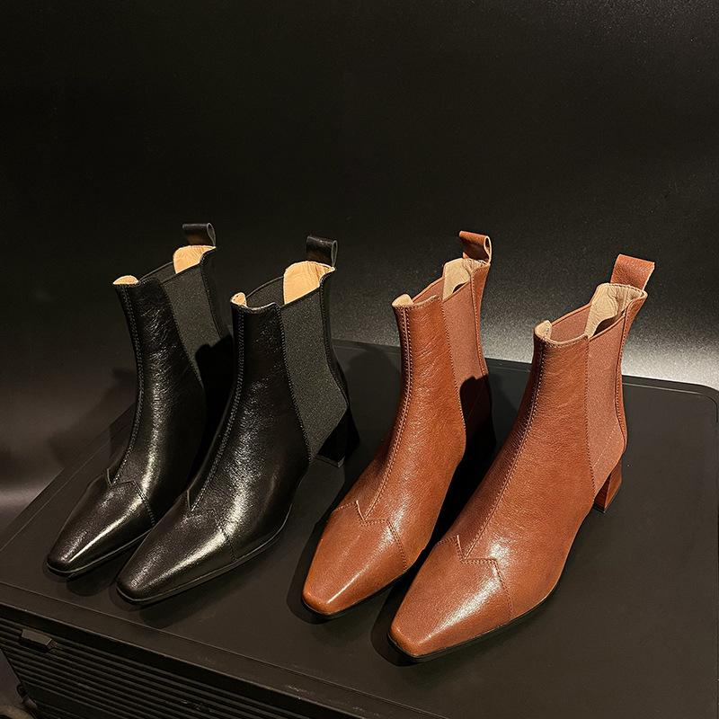 2025Qiu French simple short boots women's small square head thick heel leather Chelsea boots winter boots low tube women