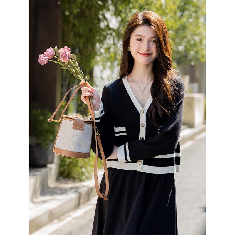 Mokana Women's Stylish V-Neck Long Sleeve Knit Top