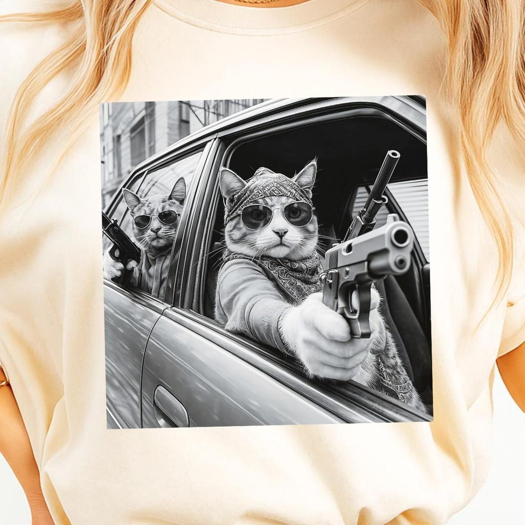 Funny Cat Gangster Shirt Cool Cats in Car Graphic Tee Armed Cat Meme T-Shirt Humorous Street Style Animal Design Gift for Cat Lovers