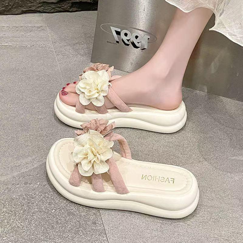 Fairy mesh yarn flower thick bottom one-word drag girl 2025 summer new small light comfortable non-slip cool slippers