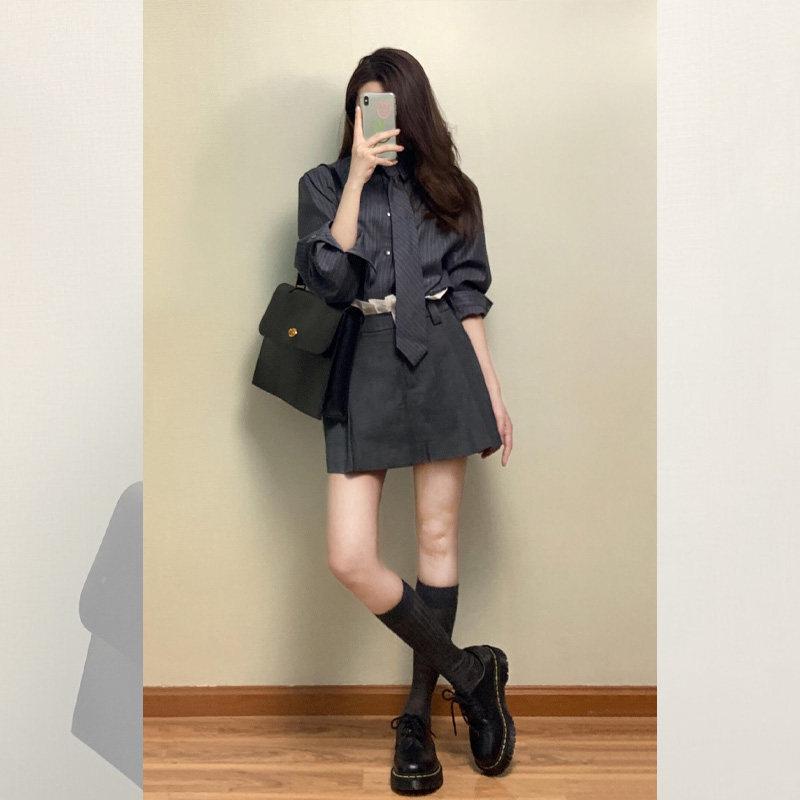 Корейская серая полосатая лацканная галстук женская весна 2026 студенческий стиль свободная повседневная рубашка S