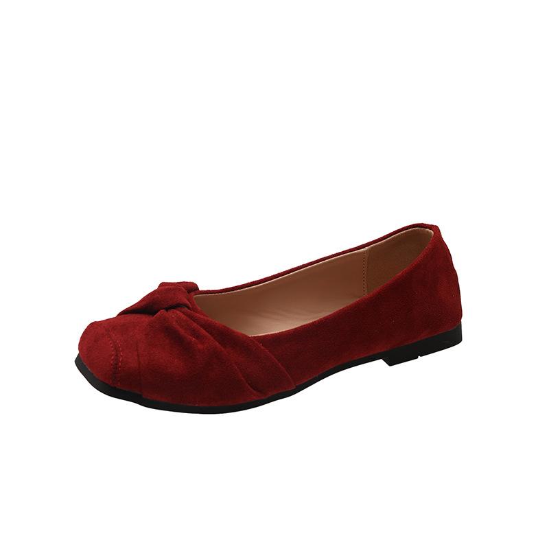 

Commuting versatile single shoes women s shoes spring and autumn 2025 new shallow mouth square head gentle evening breeze with skirt temperament lady 40