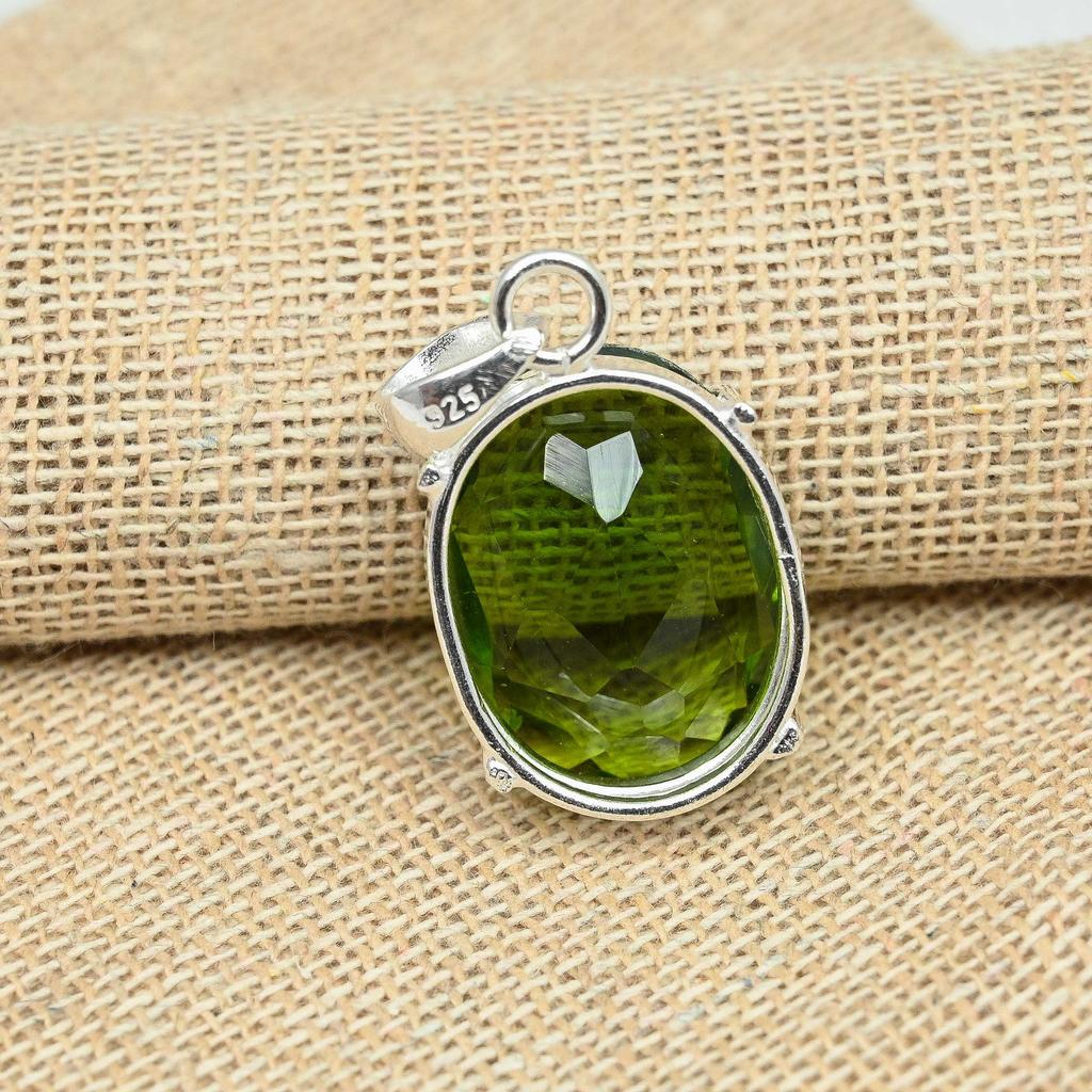 Peridot Elegant Ädelsten 925 Sterlingsilver Handgjorda Smycken Hänge Förlovningspresent