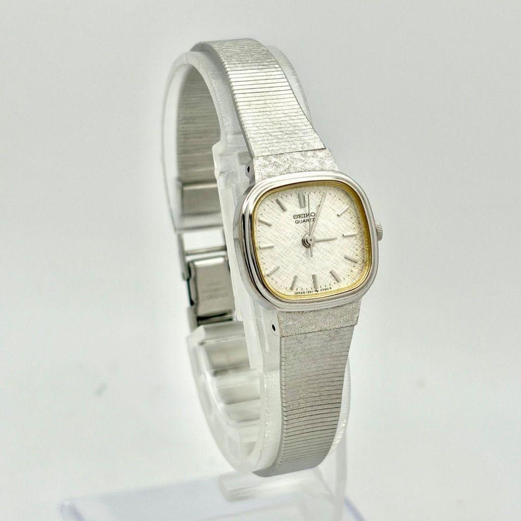 Used [New Battery] SEIKO Ladies Watch Silver Square 1221-5520 530026