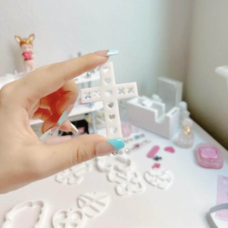 11-styles Love- Keychain Combination Ornament Mold Epoxy Resin Jewelry Mold Resin Casting Pendant Mold Suitable for Diy