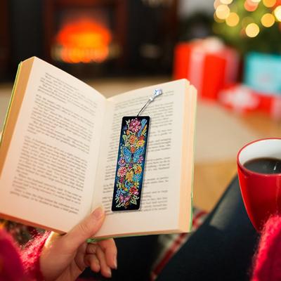 8Pcs Diamond Painting Art Bookmarks Colored Patterns DIY Diamond Painting Bookmark with Crystal Pendants for Reading Enthusiasts
