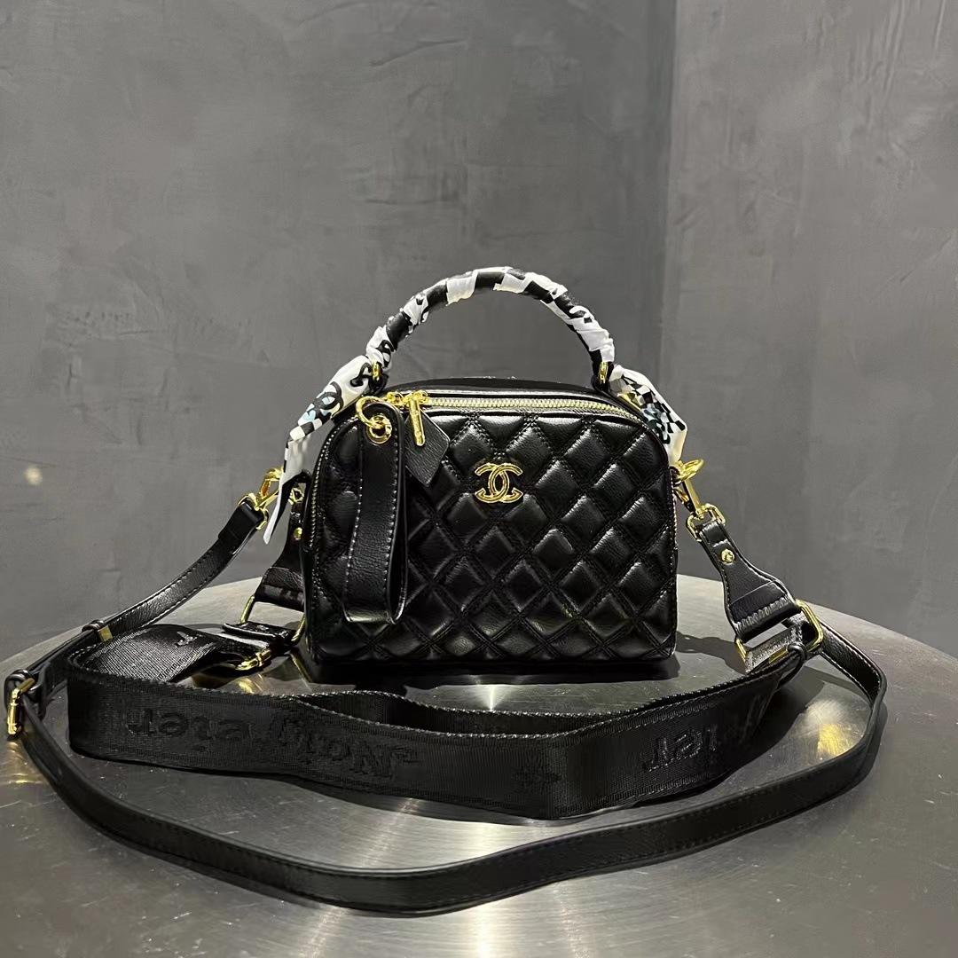 Genuine Leather Women s Bag Xiaoxiangfeng 2025 New Fashionable Grid Handbag High-end Sense Niche Shoulder Crossbody 21cm